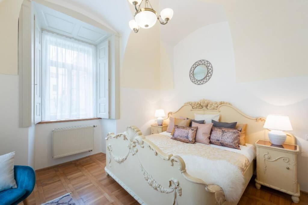 Rose Apartments / Romantic & Cozy / City Center Praga Exterior foto