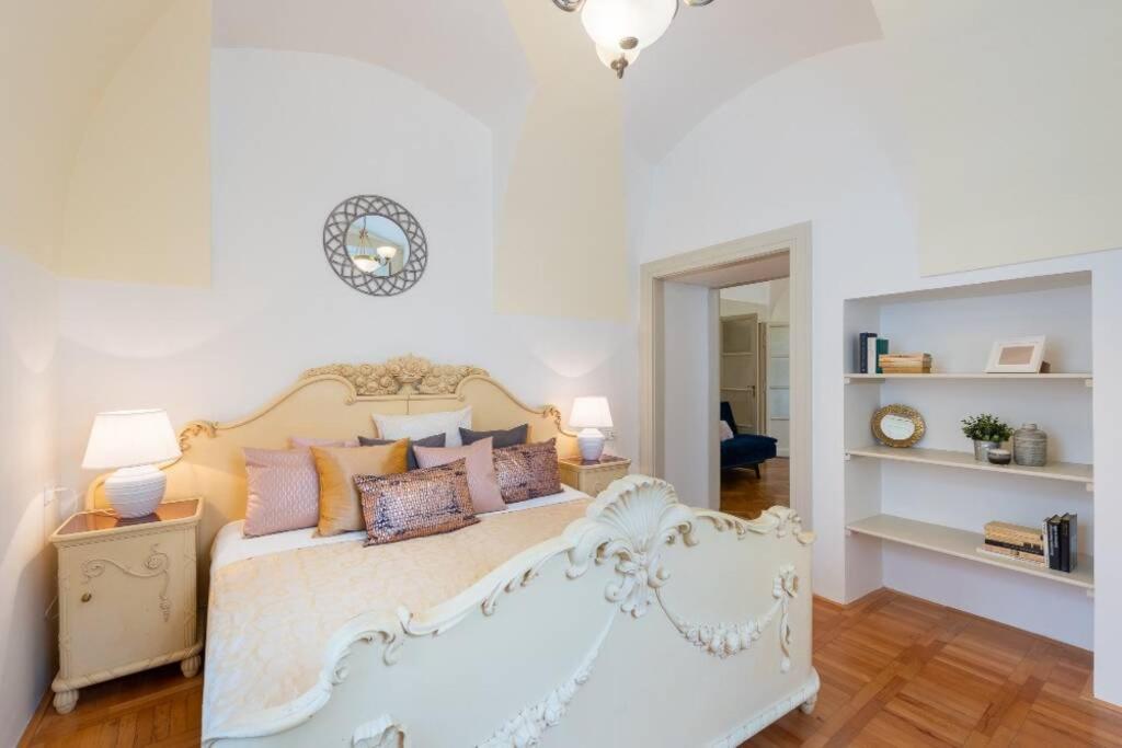 Rose Apartments / Romantic & Cozy / City Center Praga Exterior foto
